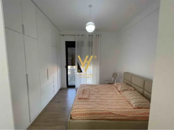 Tirane, jepet me qera apartament 2+1+Ballkon Kati 2, 105 m² 800 € (SELITE)