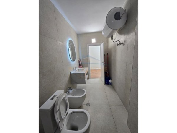 Durres, shitet apartament 2+1+Ballkon Kati 1, 95 m² 88.000 € (Prane Stadiumit, Durres)