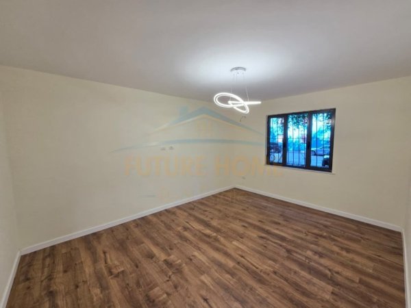 Durres, shitet apartament 2+1+Ballkon Kati 1, 95 m² 88.000 € (Prane Stadiumit, Durres)