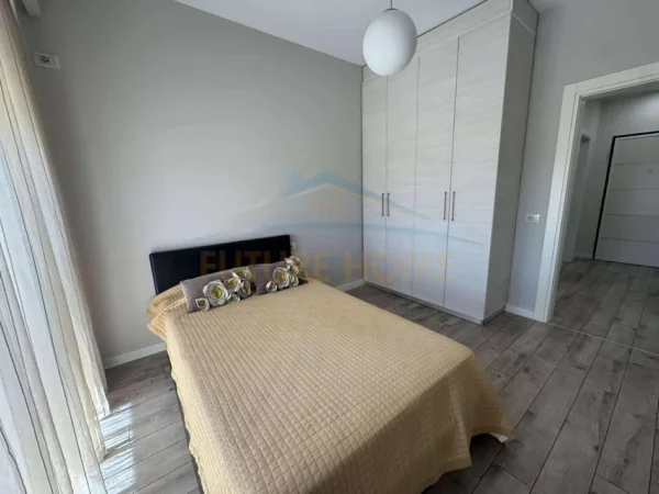 Tirane, jepet me qera apartament 2+1+Ballkon Kati 4, 89 m² 450 € (Kamëz, tek Ulliri)