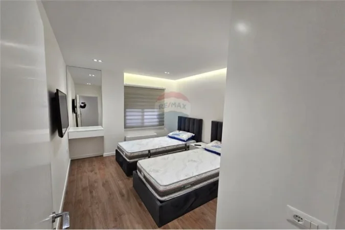 Tirane, jepet me qera apartament 2+1+Ballkon , 100 m² 1.000 € 