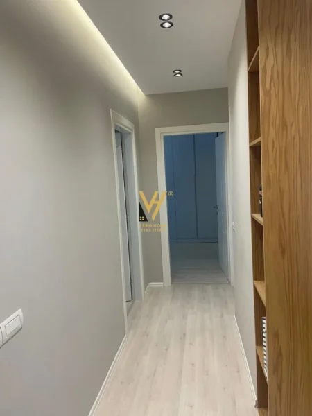 Tirane, jepet me qera apartament 2+1+Ballkon Kati 6, 95 m² 750 € (DON BOSKO)