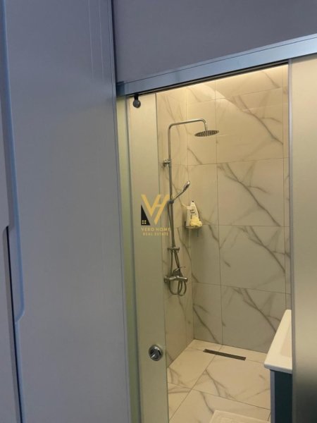 Tirane, jepet me qera apartament 2+1+Ballkon Kati 6, 95 m² 750 € (DON BOSKO)