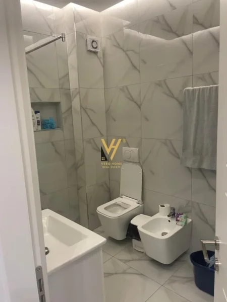 Tirane, jepet me qera apartament 2+1+Ballkon Kati 6, 95 m² 750 € (DON BOSKO)