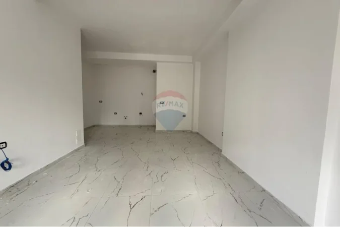 Tirane, shitet apartament 2+1+Ballkon , 107 m² 182.000 € 