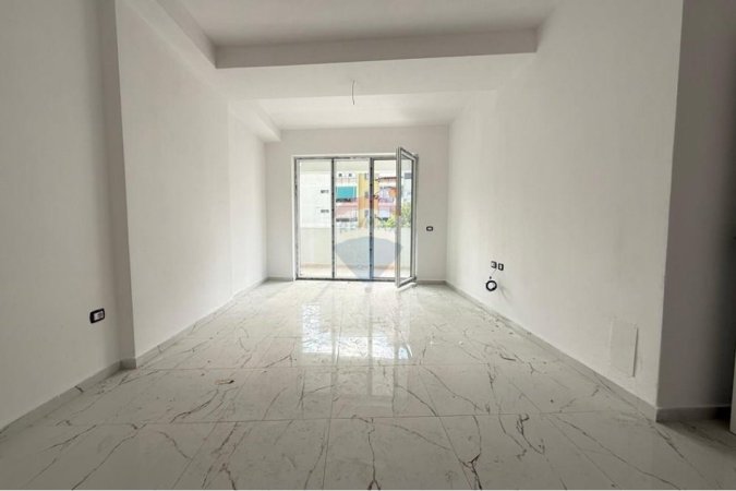 Tirane, shitet apartament 2+1+Ballkon , 107 m² 182.000 € 