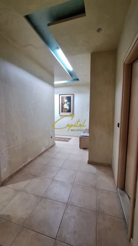 Tirane, jepet me qera apartament 3+1+2 Kati 12, 170 m² 700 € (BRRYLI)