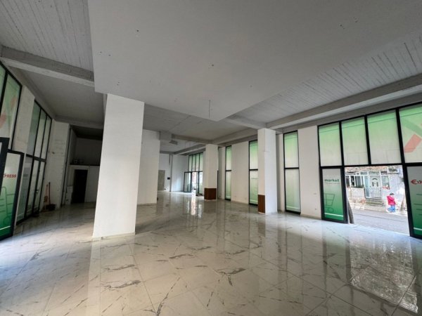 Jepet me Qera Ambient Biznesi në Selitë), Kati 0, 200 m² 2.000 €