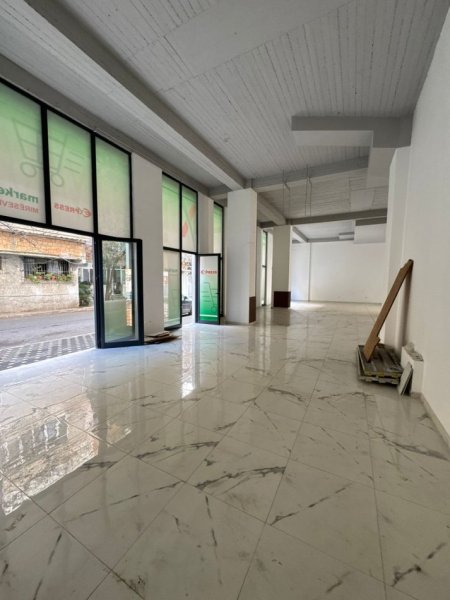 Jepet me Qera Ambient Biznesi në Selitë), Kati 0, 200 m² 2.000 €