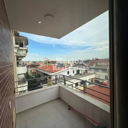 Tirane, jepet me qera apartament 2+1 Kati 5, 105 m² 700 € (Kopshti Botanik,)