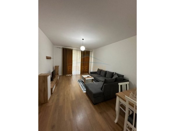 Tirane, jepet me qera apartament 2+1 Kati 3, 111 m² 850 € (Residenca Trio Tower)