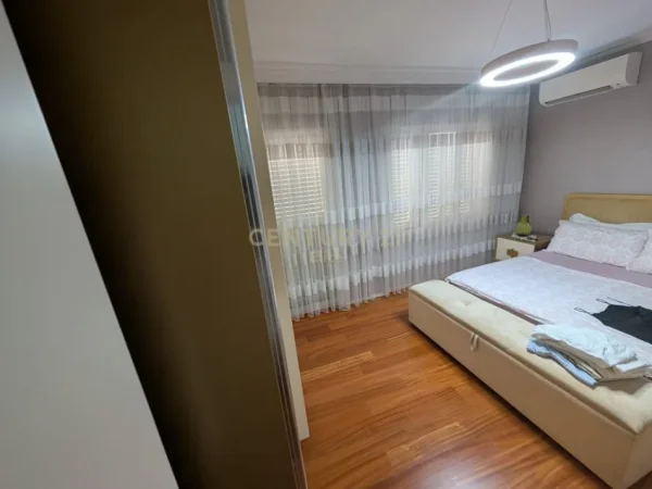 Tirane, shitet apartament Kati 5, 145 m² 350.000 € (Kopeshti Zoologjik)