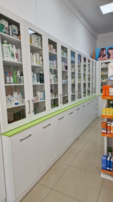 Tirane, shes Shes Rafte Farmacie 1.600 €