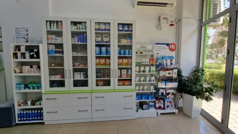 Tirane, shes Shes Rafte Farmacie 1.600 €