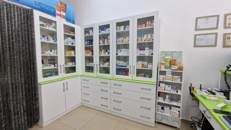 Tirane, shes Shes Rafte Farmacie 1.600 €
