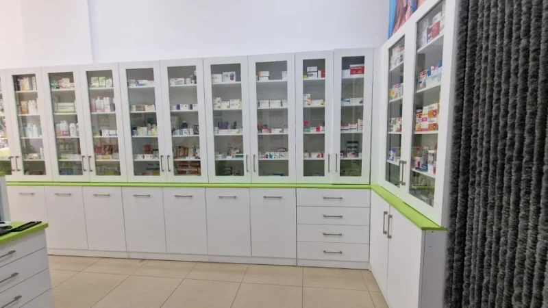 Tirane, shes Shes Rafte Farmacie 1.600 €