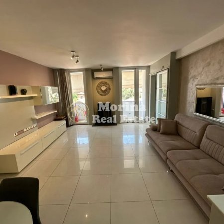 Tirane, jepet me qera apartament 3+1+Ballkon Kati 4, 100 m² 790 € (Pazari I Ri- prane Qendres)