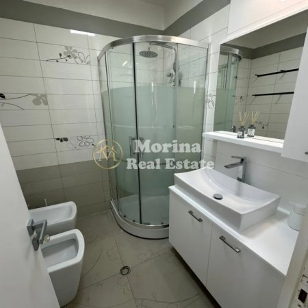 Tirane, jepet me qera apartament 3+1+Ballkon Kati 4, 100 m² 790 € (Pazari I Ri- prane Qendres)