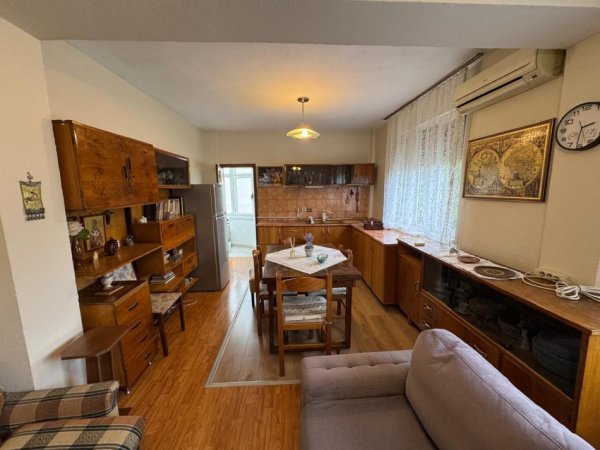 Tirane, jepet me qera apartament 2+1+Ballkon Kati 3, 100 m² 600 € (Prane Ures se Tabakeve,ATSH-ja,Rruga Fadil Rada)