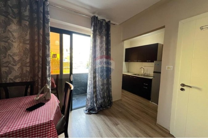 Tirane, jepet me qera apartament 1+1+Ballkon Kati 1, 70 m² 420 € (laprake)