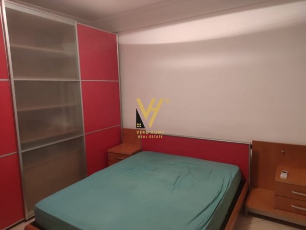 Tirane, jepet me qera apartament 2+1+Ballkon Kati 3, 120 m² 700 € (FERIT XHAJKO)