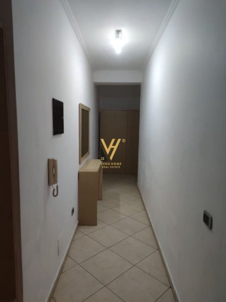 Tirane, jepet me qera apartament 2+1+Ballkon Kati 3, 120 m² 700 € (FERIT XHAJKO)