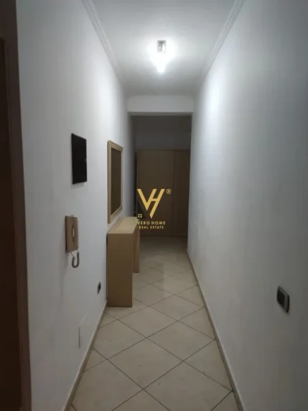 Tirane, jepet me qera apartament 2+1+Ballkon Kati 3, 120 m² 700 € (FERIT XHAJKO)