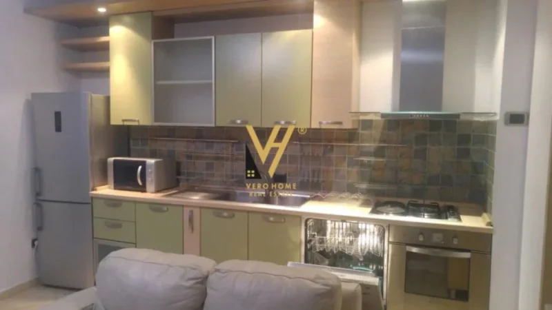 Tirane, jepet me qera apartament 2+1+Ballkon Kati 3, 120 m² 700 € (FERIT XHAJKO)