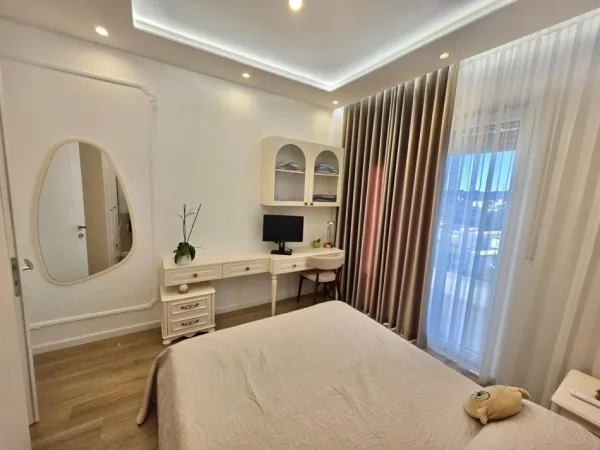 Tirane, jepet me qera apartament 1+1+Ballkon Kati 6, 65 m² 700 € (Kompleksi Erli)