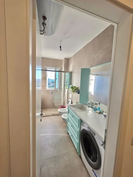 Tirane, jepet me qera apartament 1+1+Ballkon Kati 6, 65 m² 700 € (Kompleksi Erli)