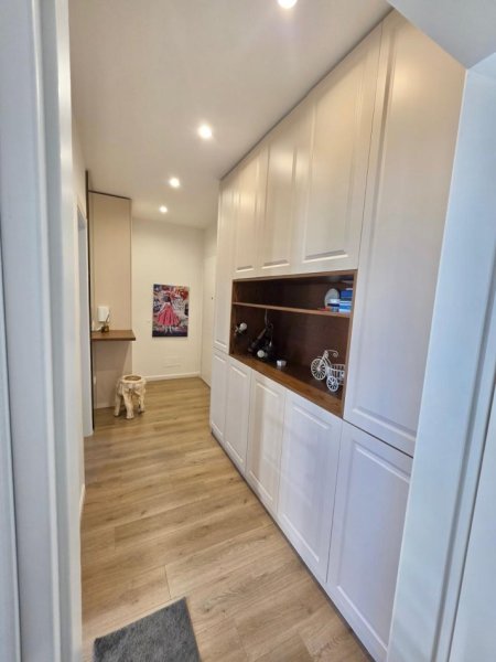 Tirane, jepet me qera apartament 1+1+Ballkon Kati 6, 65 m² 700 € (Kompleksi Erli)