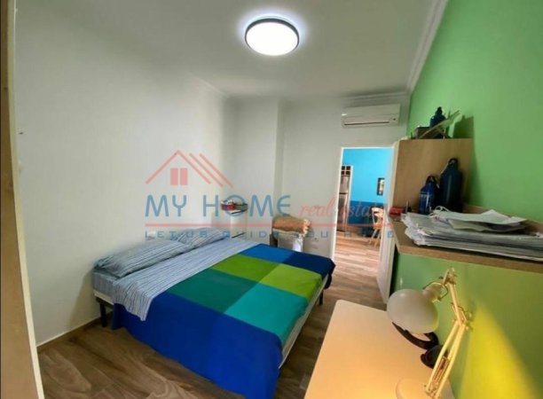 Tirane, jepet me qera apartament 2+1+Ballkon Kati 1, 85 m² 700 € (21 Dhjetori)