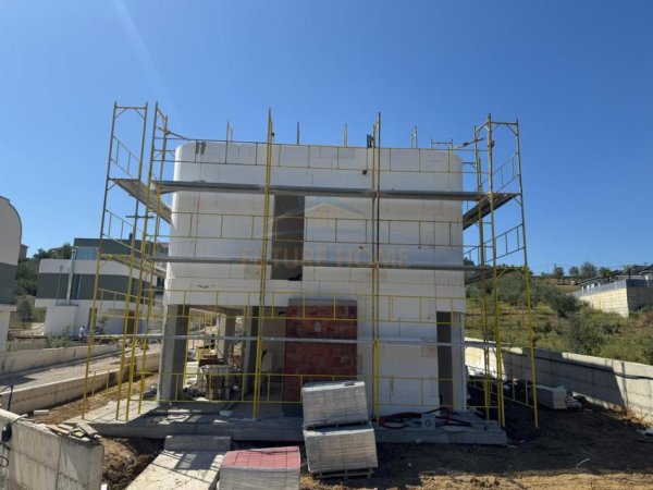 Tirane, shitet Vile , 590.000 € 