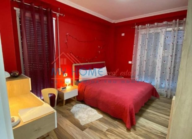 Tirane, jepet me qera apartament 2+1+Ballkon Kati 1, 85 m² 700 € (21 Dhjetori)