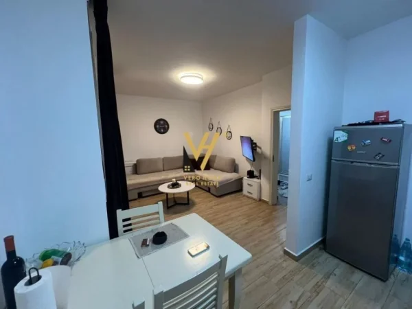Tirane, jepet me qera apartament 1+1+Ballkon Kati 1, 70 m² 550 € (5 MAJI)