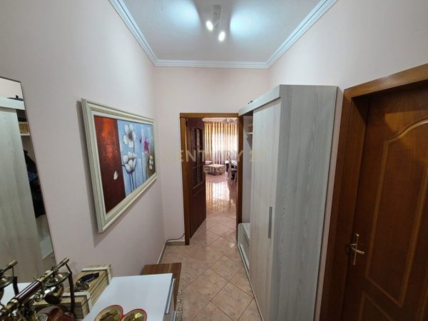 Tirane, shitet apartament Kati 6, 106 m² 138.000 € (Zogu i Zi)