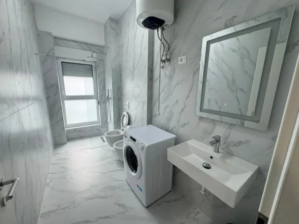 Tirane, jepet me qera apartament 1+1 Kati 6, 