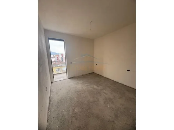 Tirane, shitet apartament 1+1+Ballkon Kati 5, 63 m² 165.000 € (Selvia)