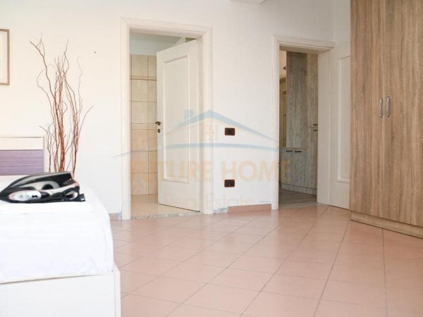 Durres, jepet me qera apartament 2+1+Aneks+Ballkon Kati 4, 135 m² 1.000 € 