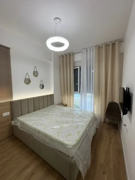 Tirane, jepet me qera apartament 1+1+Ballkon Kati 2, (Rezidenca Oxa, Fresk)
