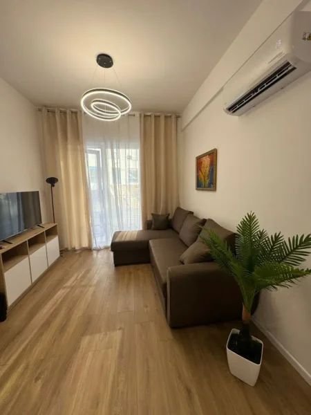 Tirane, jepet me qera apartament 1+1+Ballkon Kati 2, (Rezidenca Oxa, Fresk)