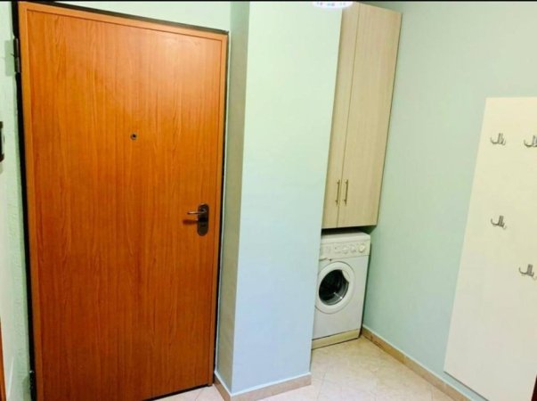 Tirane, jepet me qera apartament 1+1 Kati 5, 60 m² 550 € (Kompleksi Kontakt)