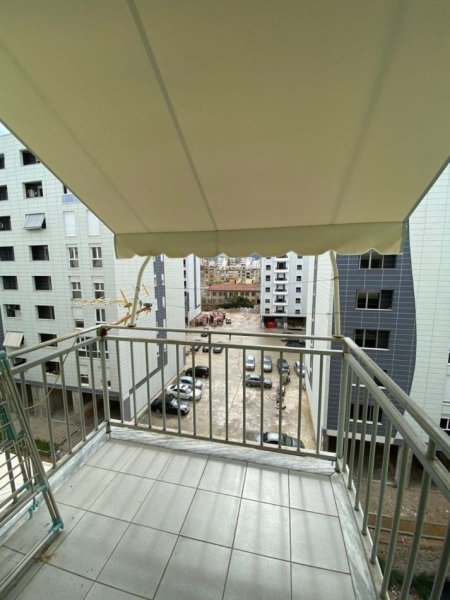 Tirane, jepet me qera apartament 1+1 Kati 5, 60 m² 550 € (Kompleksi Kontakt)