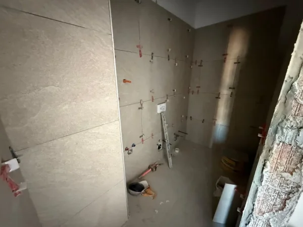 Tirane, shitet apartament 2+1 Kati 3, 93 m² 150.000 € 