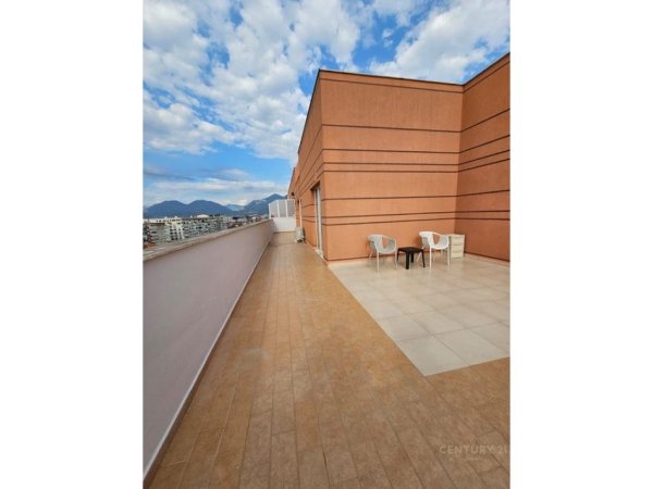 Tirane, jepet me qera apartament 2+1+Ballkon Kati 8, 100 m² 520 € (Kombinat)