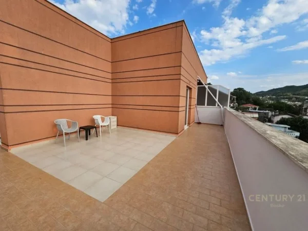 Tirane, jepet me qera apartament 2+1+Ballkon Kati 8, 100 m² 520 € (Kombinat)