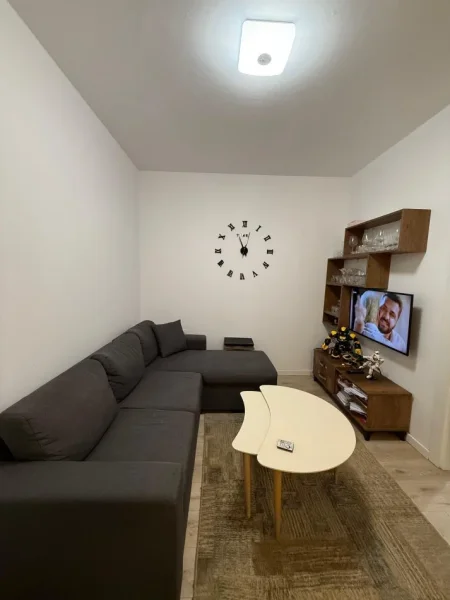 Tirane, jepet me qera apartament 1+1+Ballkon , 42 m² 83.000 € (5 Maji)