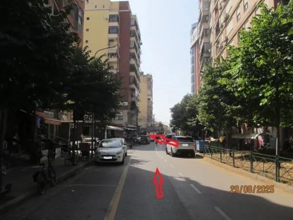 Tirane, Shitet Njesi, 42 m², Cmimi Fillestar 10,500,000 Leke (Rruga "Saraceve")