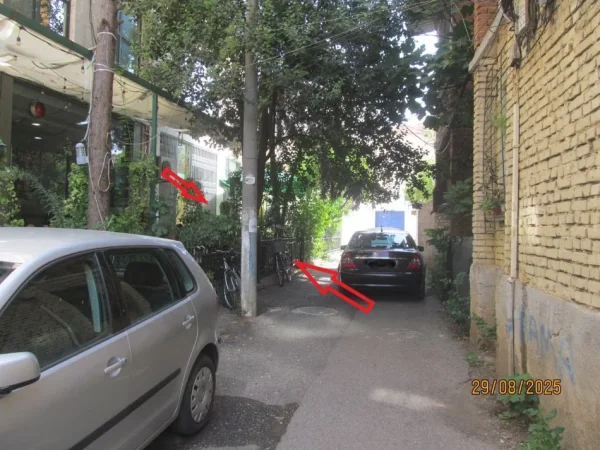 Tirane, Shitet Njesi, 42 m², Cmimi Fillestar 10,500,000 Leke (Rruga "Saraceve")