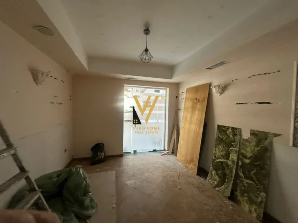 Tirane, jepet me qera ambjent biznesi Kati 0, 91 m² 1.300 € (STADIUMI DINAMO)